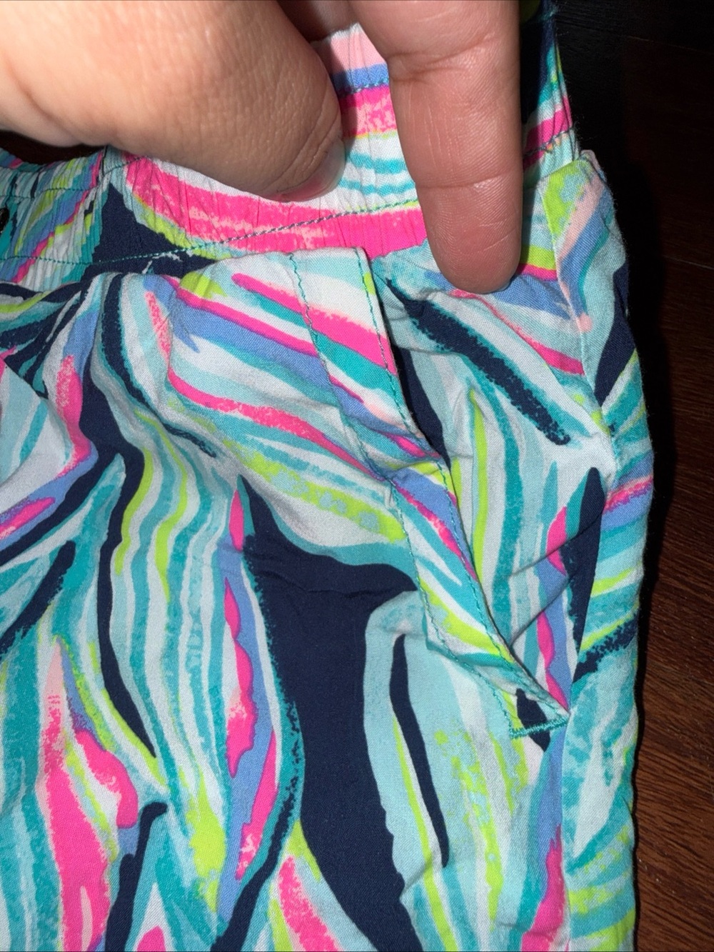 Women's Lilly Pulitzer Katia High Tide Dancing Lady Shorts- Pull On- Size M - Picture 3 of 8